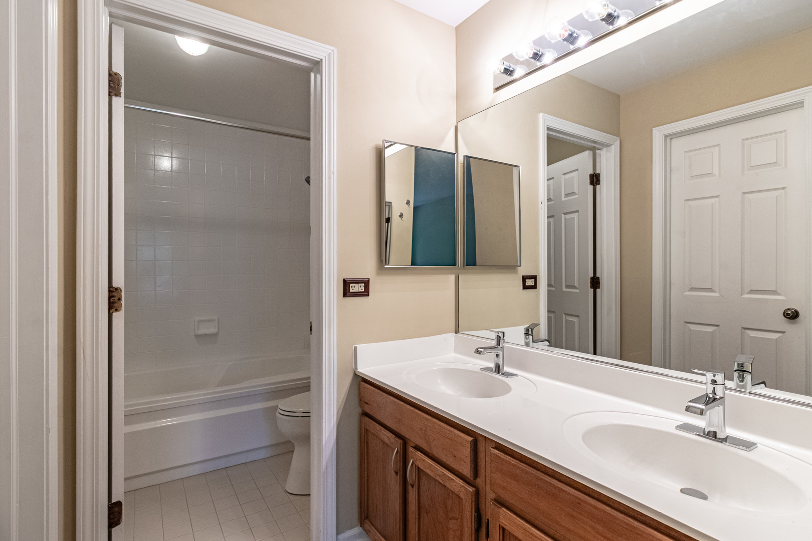 305 Satinwood Terrace, Buffalo Grove, IL 60089