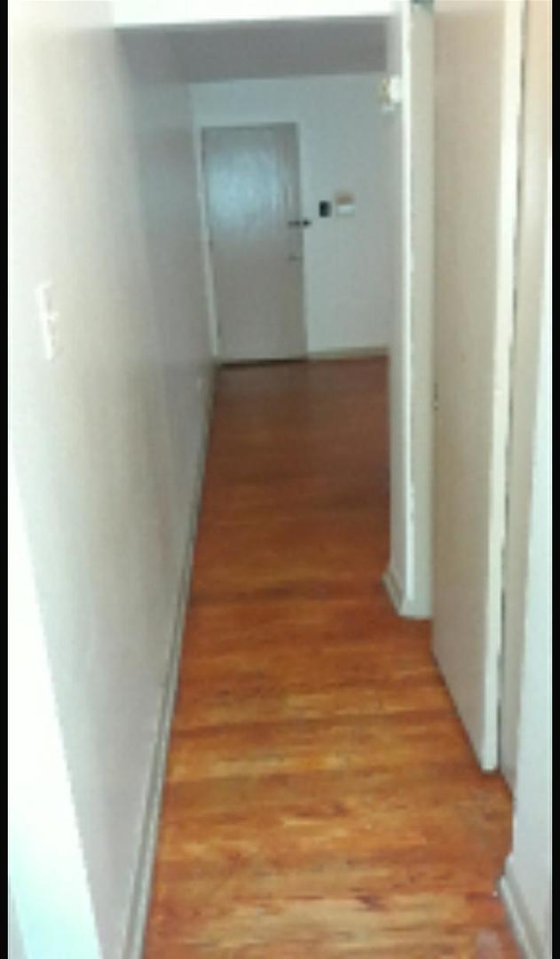 2038 W Jarvis Avenue #2F, Chicago, IL 60645