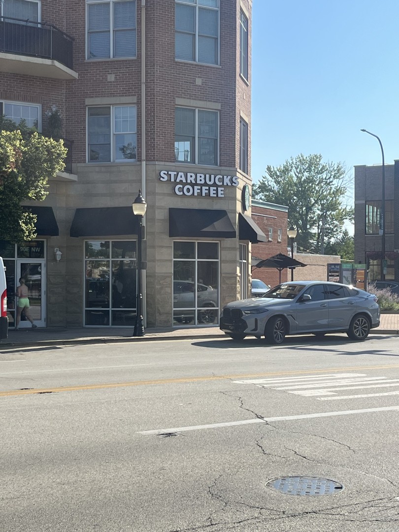 15 S Pine Street #506A, Mount Prospect, IL 60056
