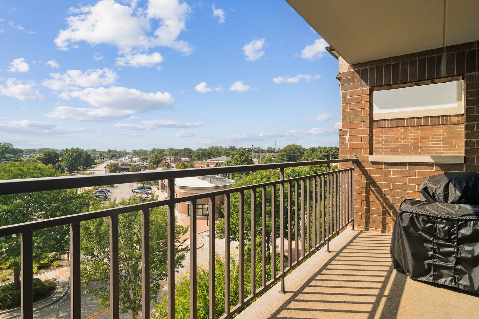 15 S Pine Street #506A, Mount Prospect, IL 60056