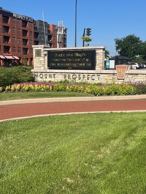 15 S Pine Street #506A, Mount Prospect, IL 60056