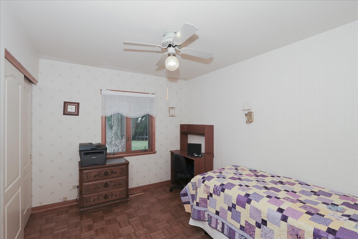 1105 Stratford Lane, Hanover Park, IL 60133
