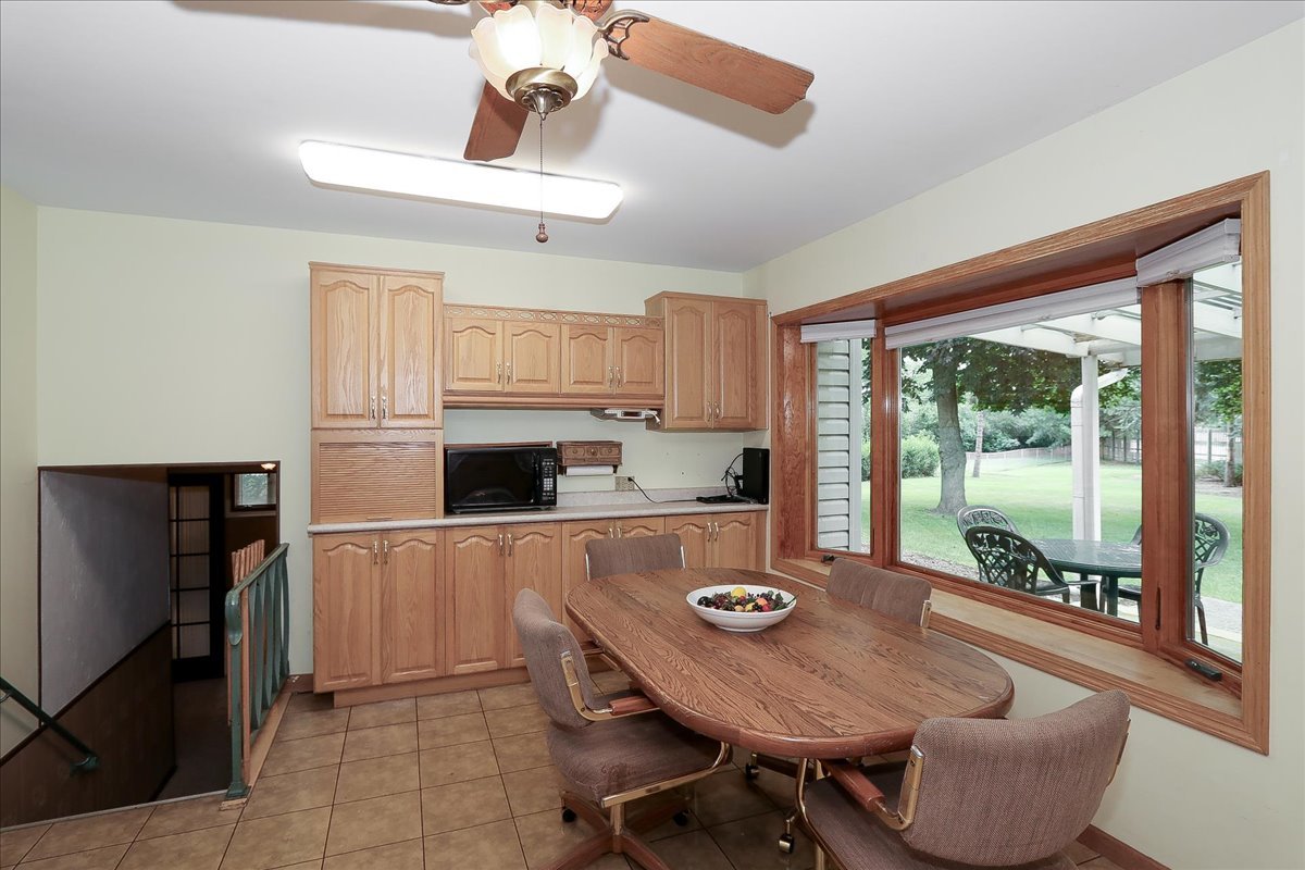 1105 Stratford Lane, Hanover Park, IL 60133