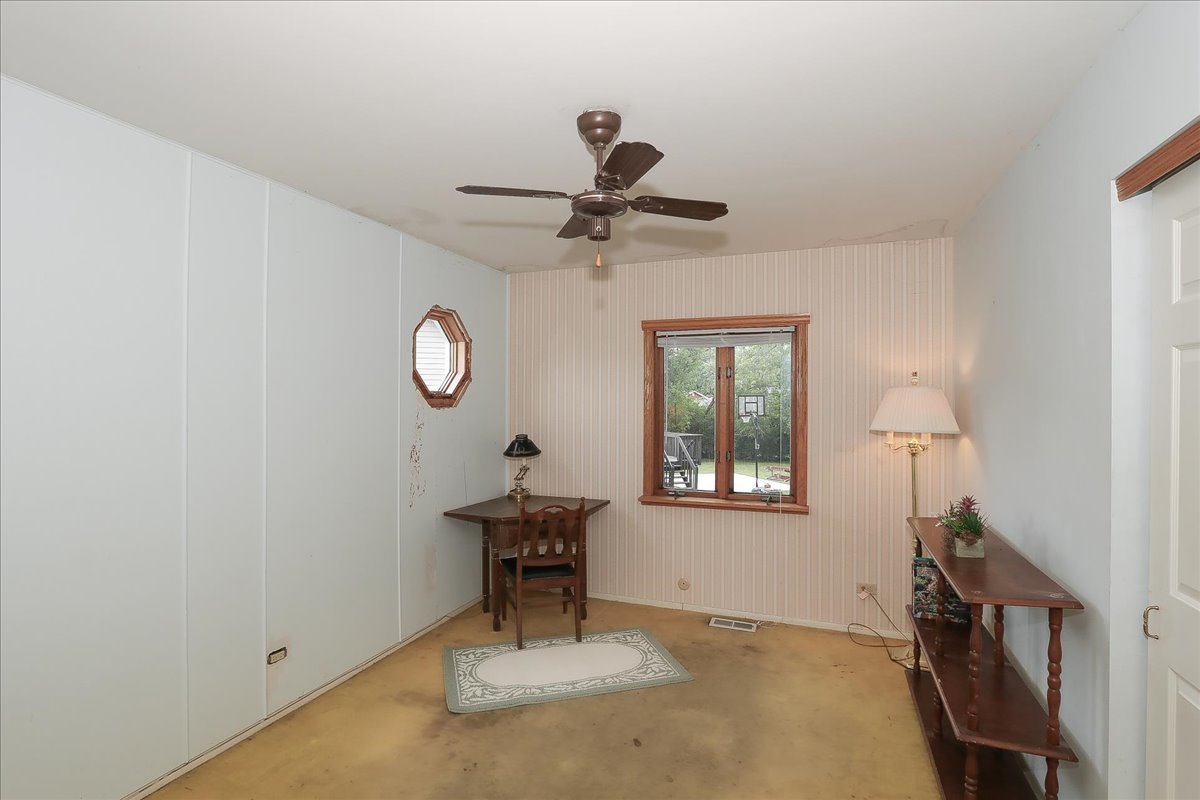 1105 Stratford Lane, Hanover Park, IL 60133