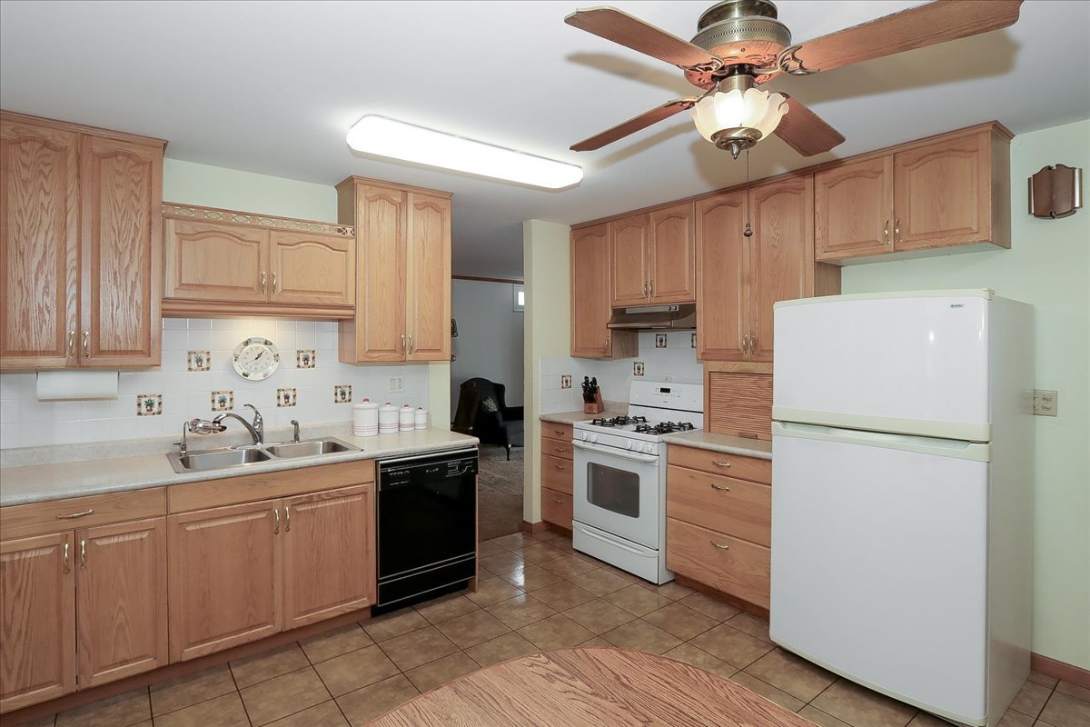 1105 Stratford Lane, Hanover Park, IL 60133