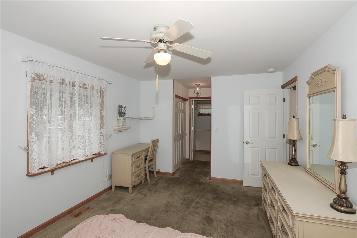 1105 Stratford Lane, Hanover Park, IL 60133
