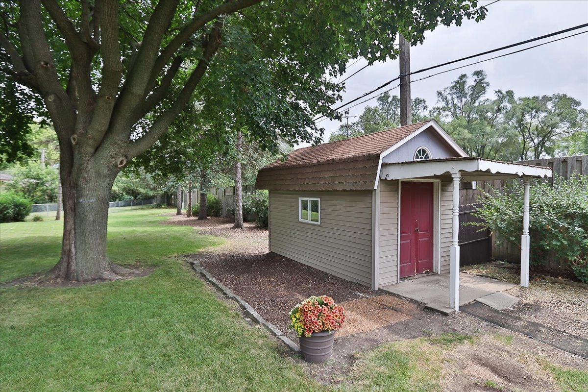 1105 Stratford Lane, Hanover Park, IL 60133
