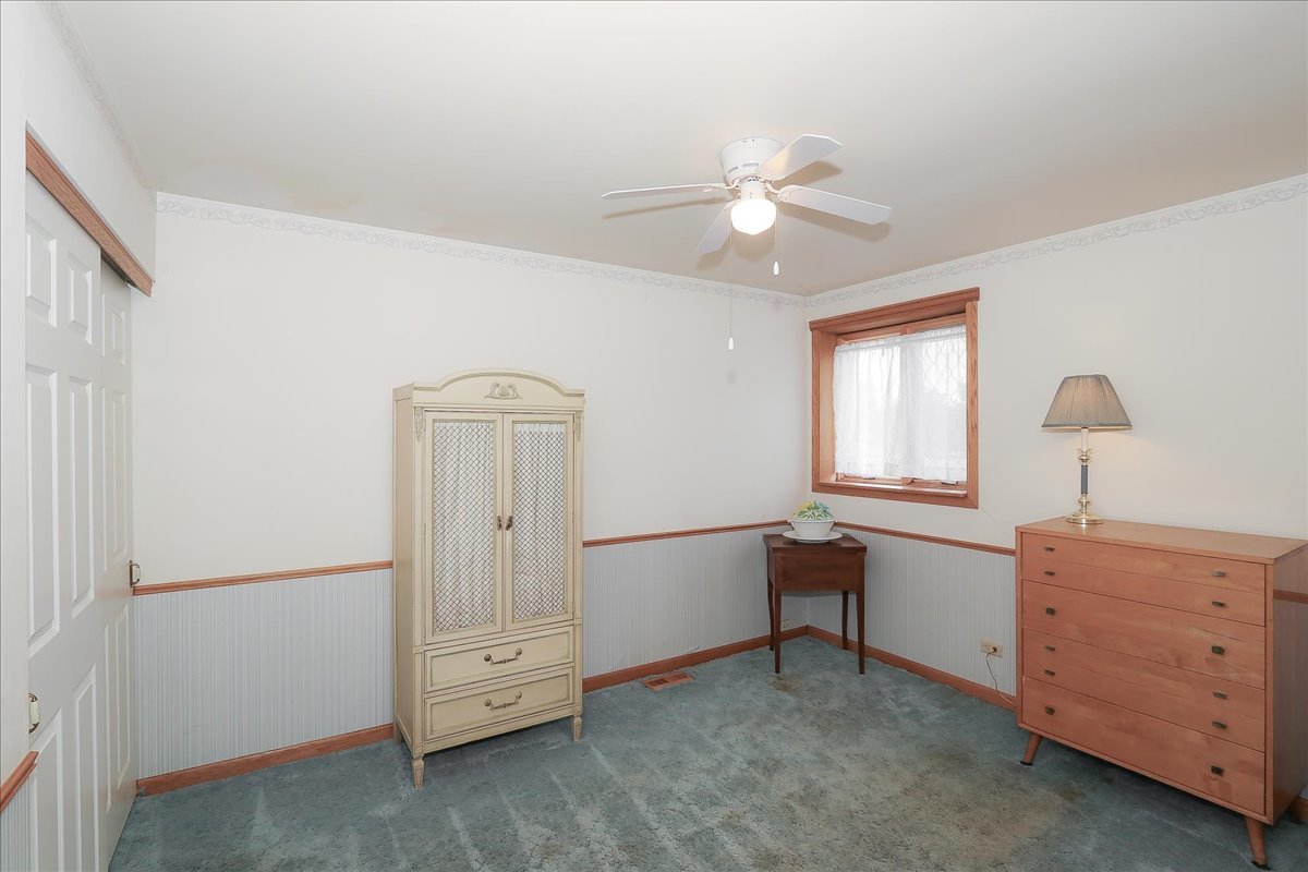 1105 Stratford Lane, Hanover Park, IL 60133