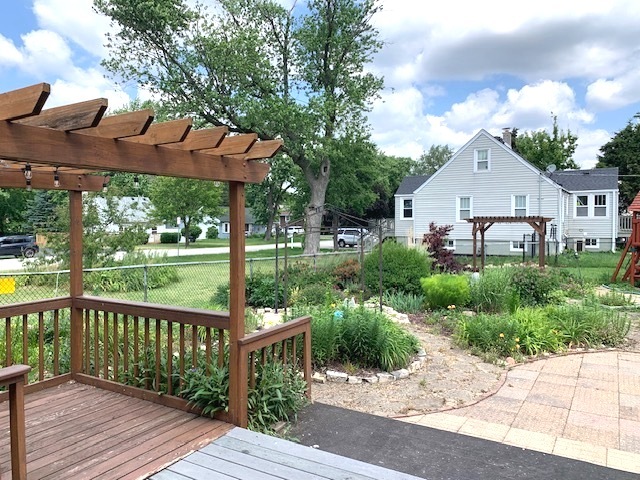 7317 Sunrise Avenue, Darien, IL 60561