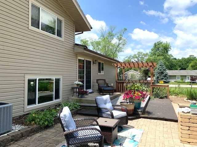 7317 Sunrise Avenue, Darien, IL 60561