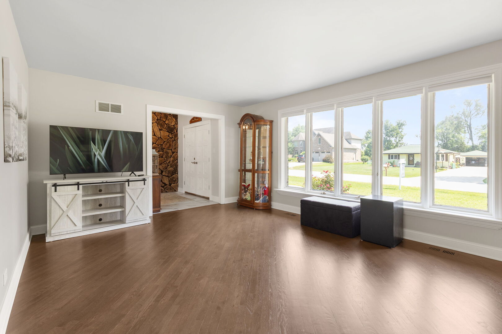 7317 Sunrise Avenue, Darien, IL 60561