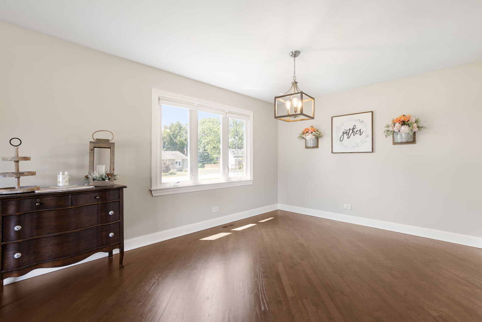 7317 Sunrise Avenue, Darien, IL 60561