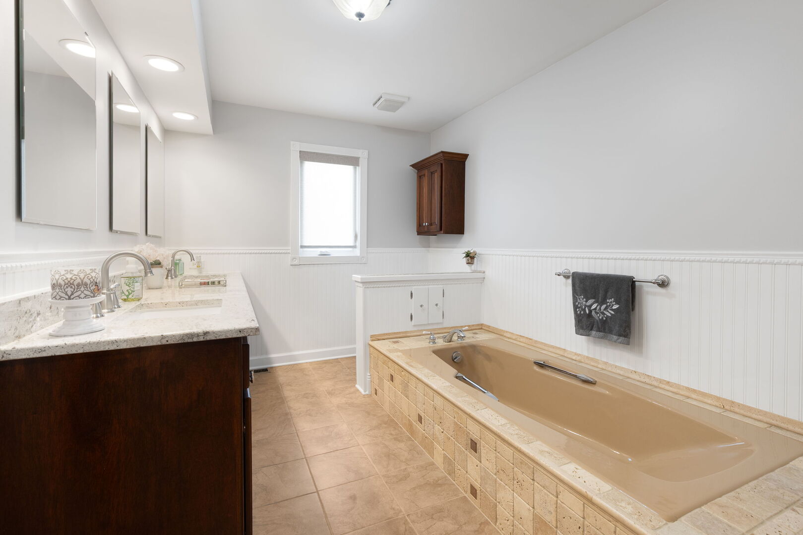 7317 Sunrise Avenue, Darien, IL 60561