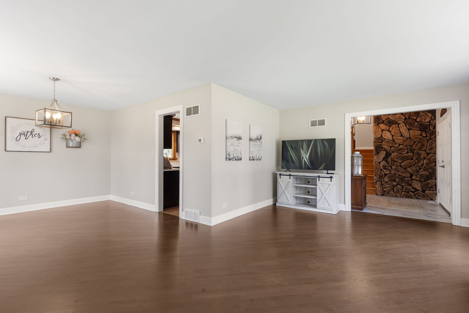 7317 Sunrise Avenue, Darien, IL 60561