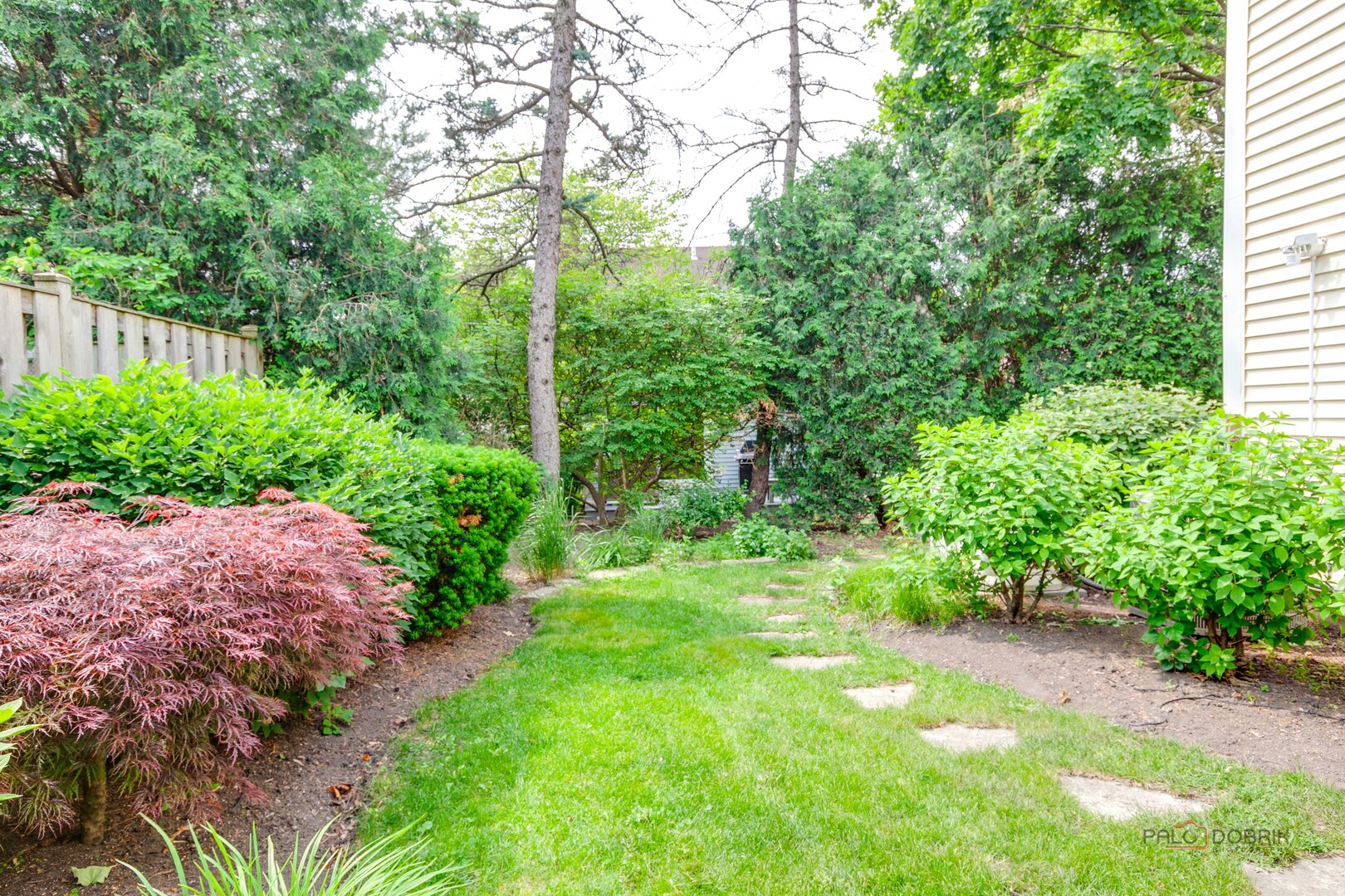 9 Court of Lagoon View, Northbrook, IL 60062