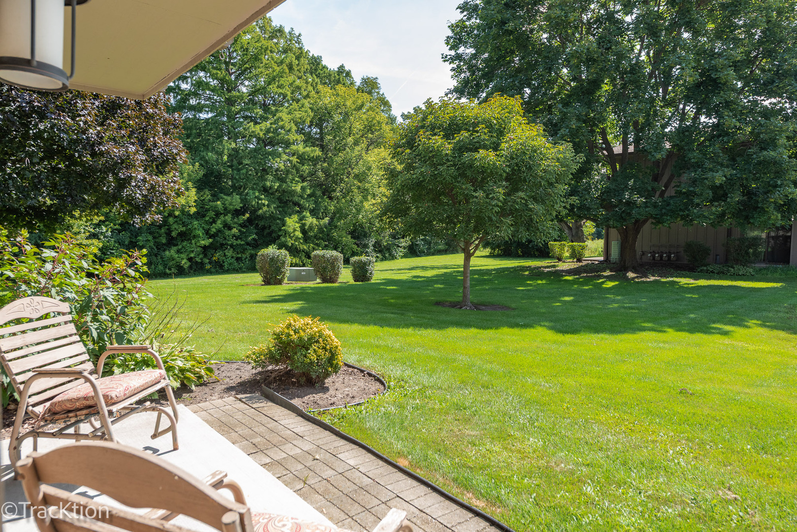 2S409 Emerald Green Drive #D, Warrenville, IL 60555