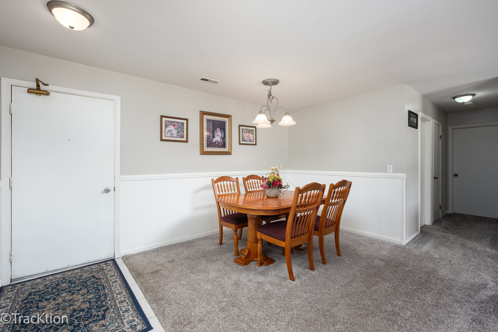 2S409 Emerald Green Drive #D, Warrenville, IL 60555