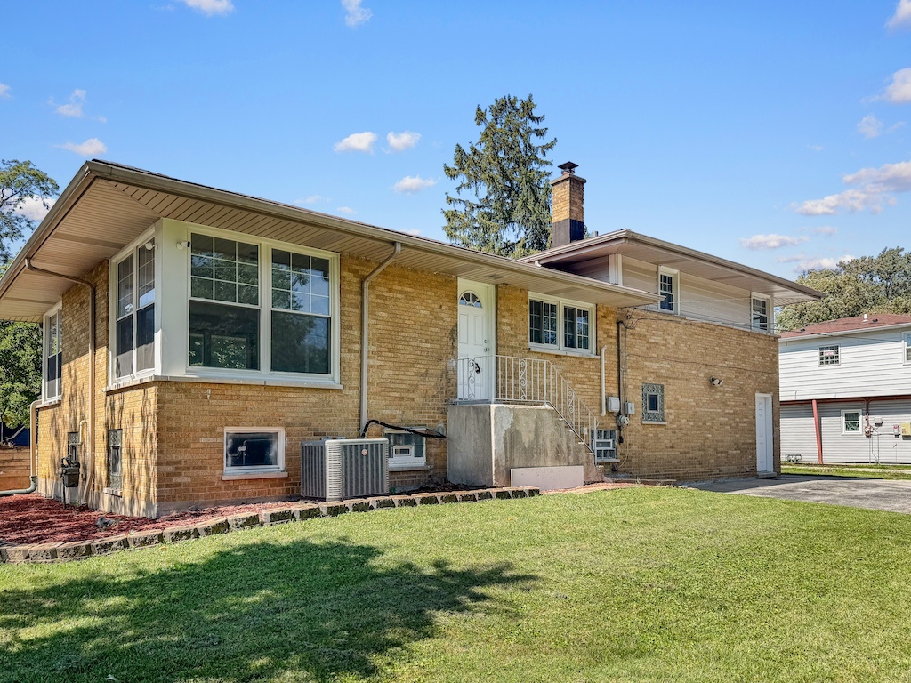 15831 Trumbull Avenue, Markham, IL 60428
