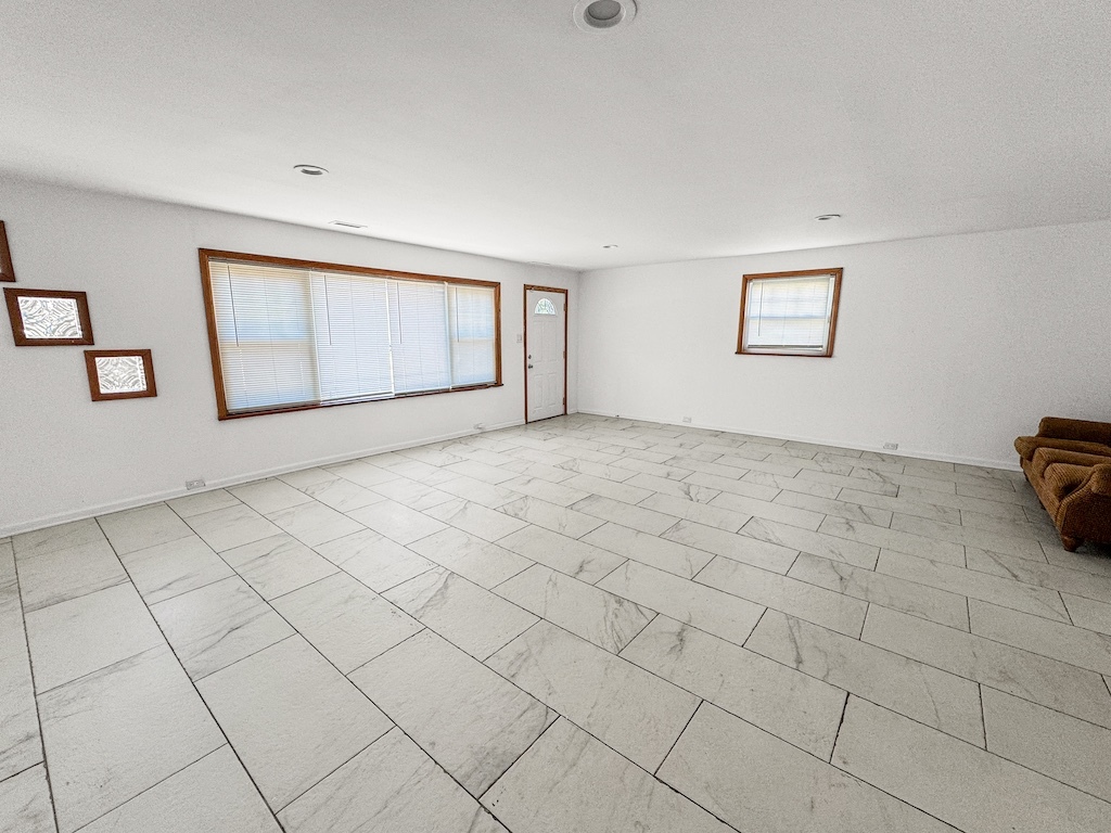 15831 Trumbull Avenue, Markham, IL 60428