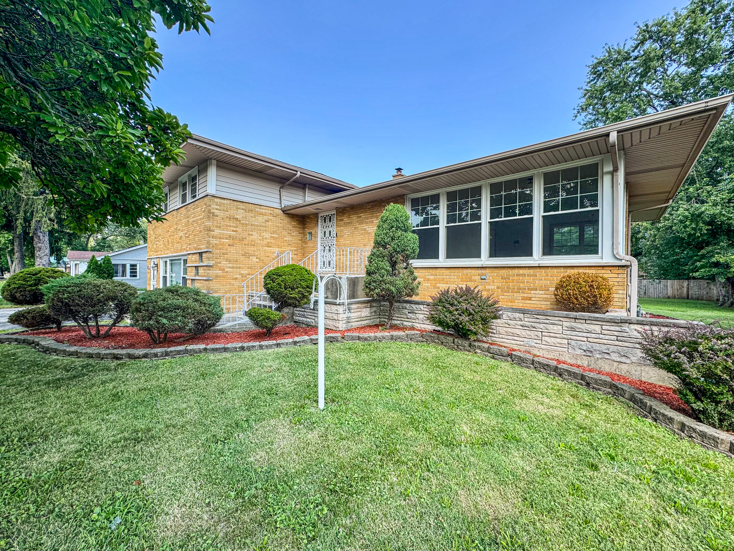 15831 Trumbull Avenue, Markham, IL 60428