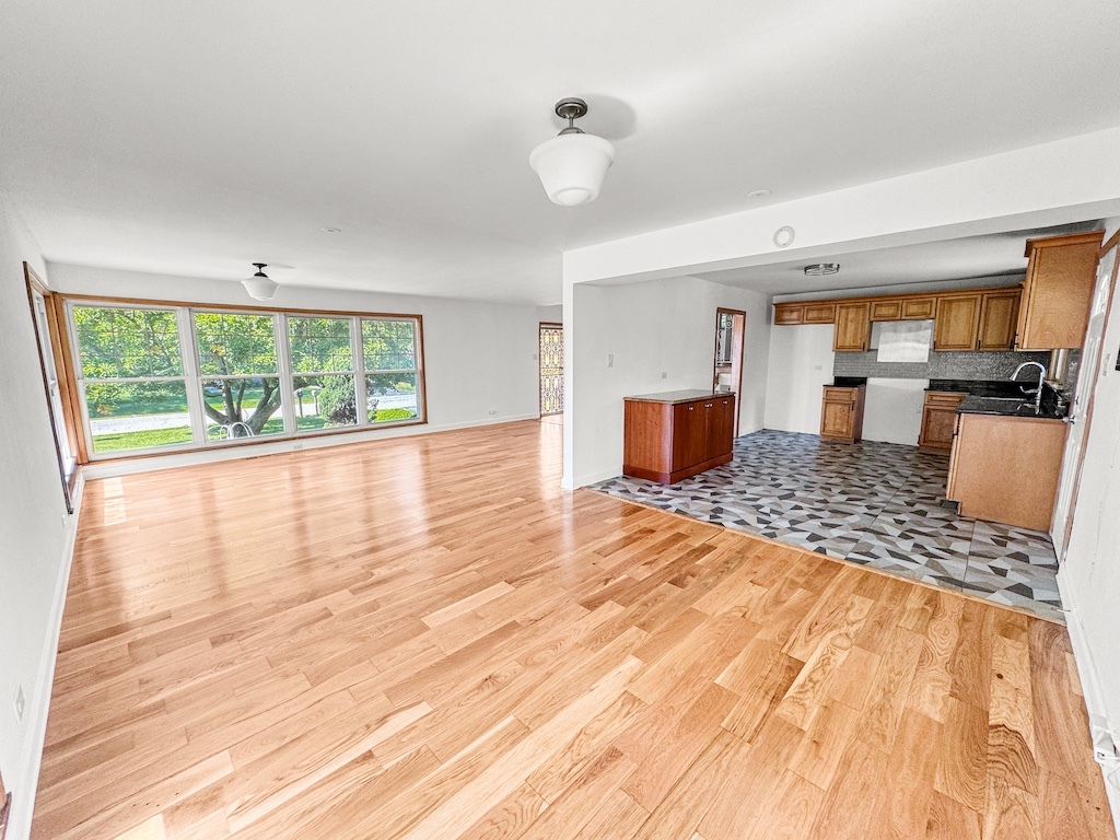 15831 Trumbull Avenue, Markham, IL 60428