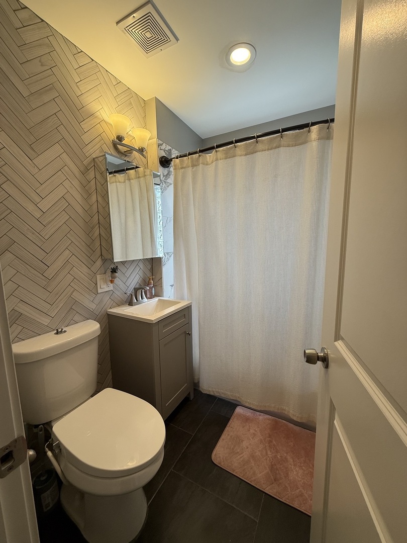 6415 S lorel Avenue #4, Chicago, IL 60638