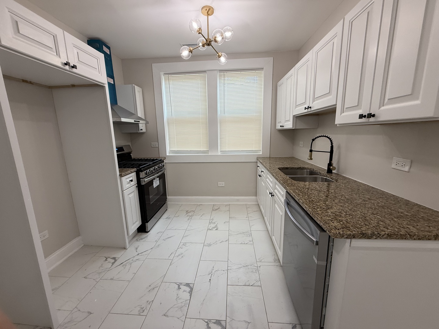 1048 W Marquette Road, Chicago, IL 60621