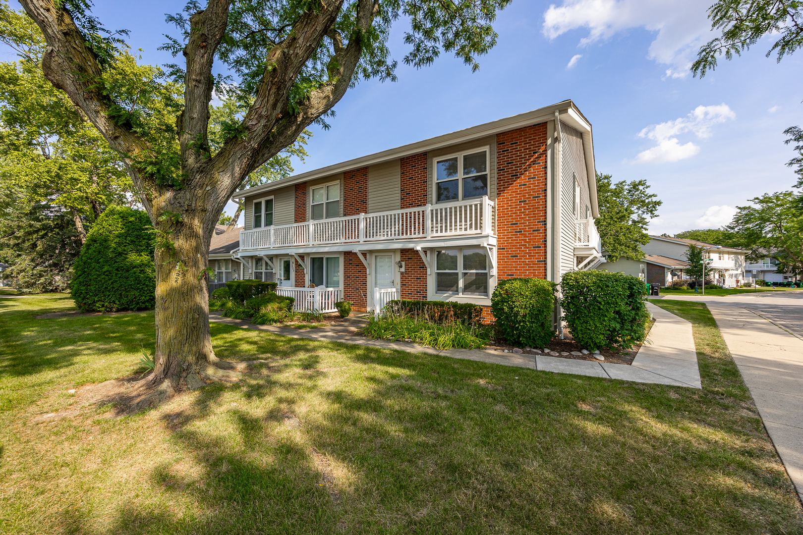 209 Amherst Court #C, Bloomingdale, IL 60108