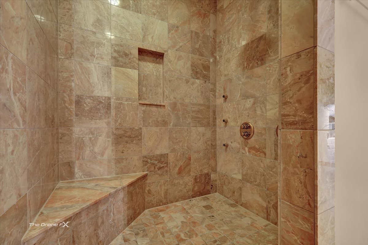 1602 Hunters Glen Drive, Wheaton, IL 60189