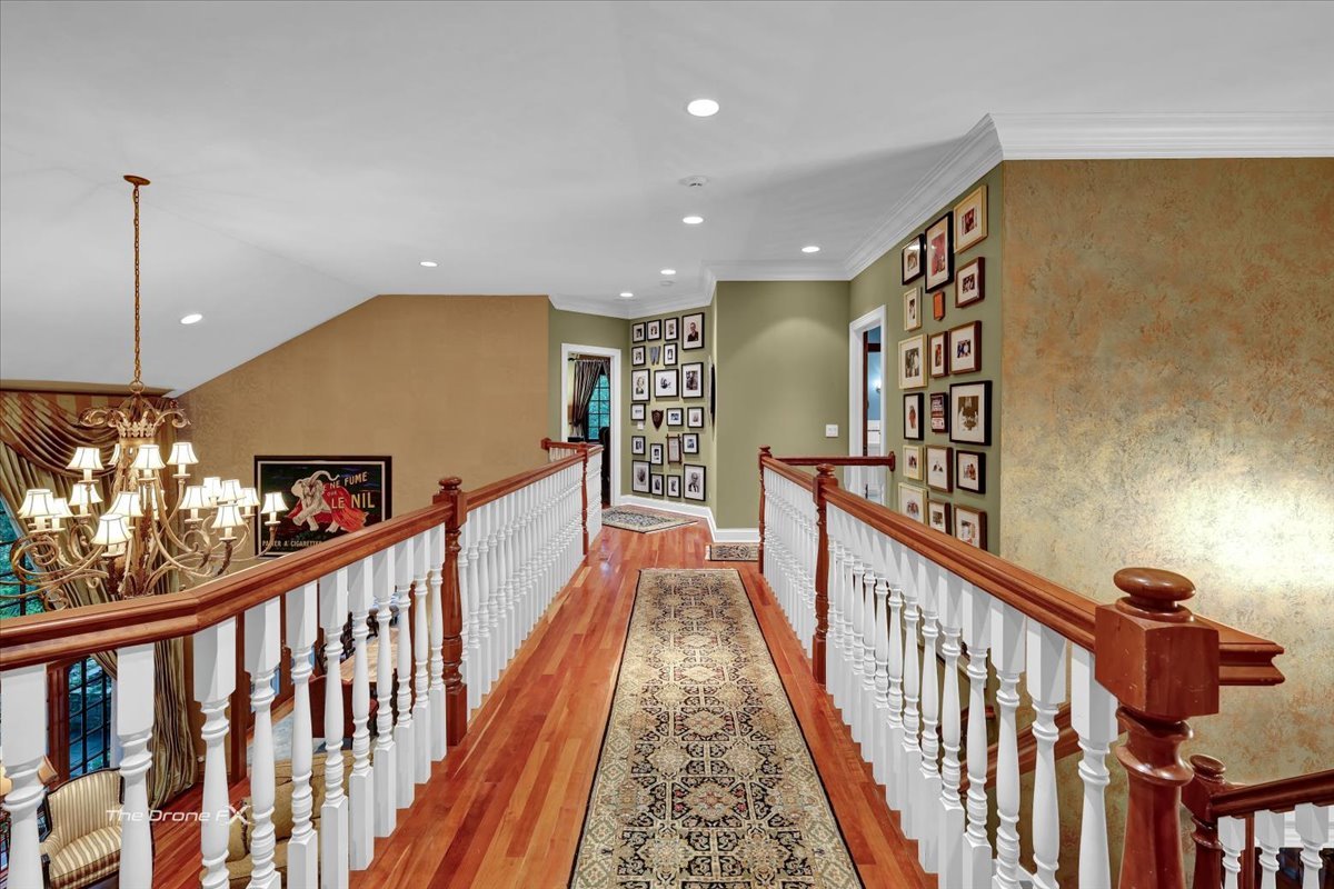 1602 Hunters Glen Drive, Wheaton, IL 60189