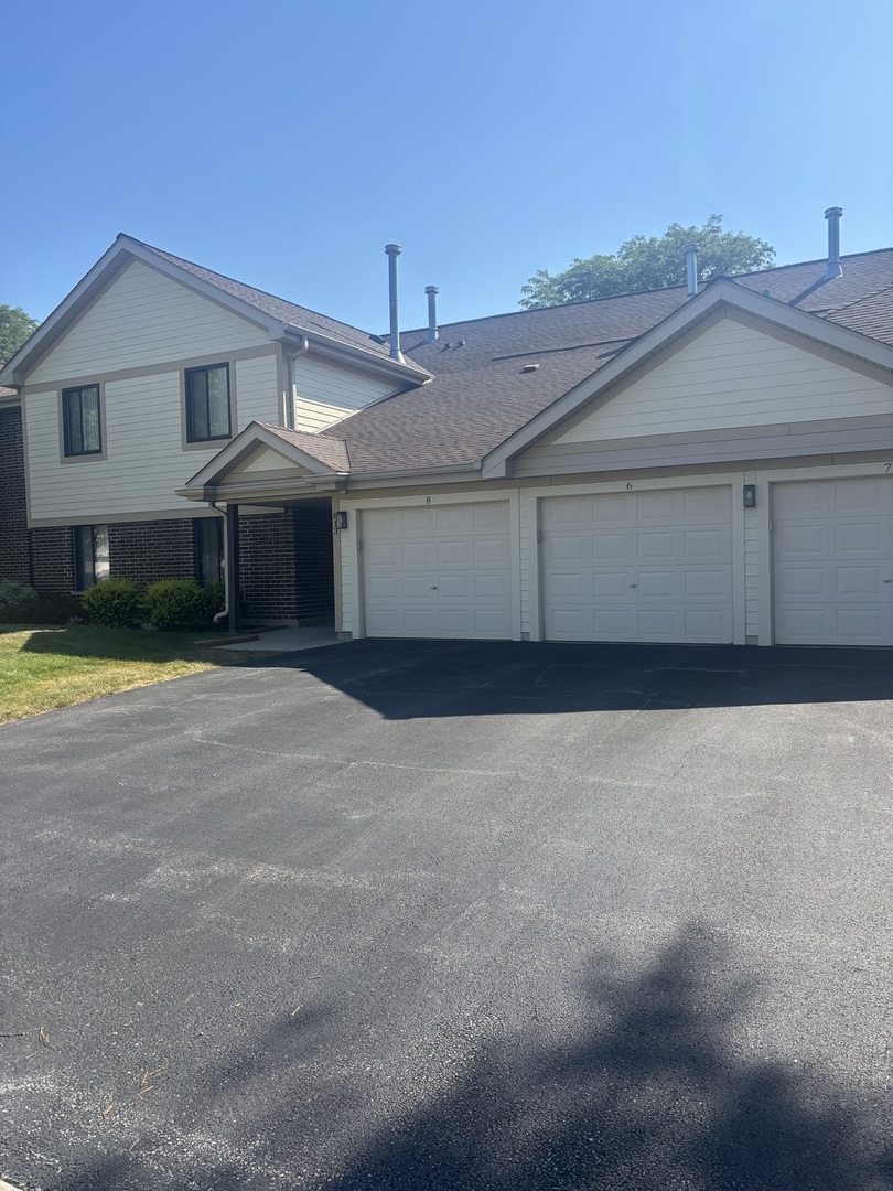 813 E Carriage Lane #5, Palatine, IL 60074