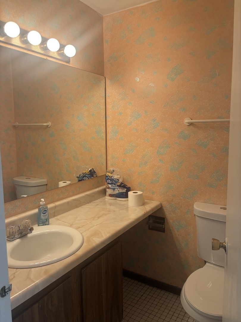 813 E Carriage Lane #5, Palatine, IL 60074