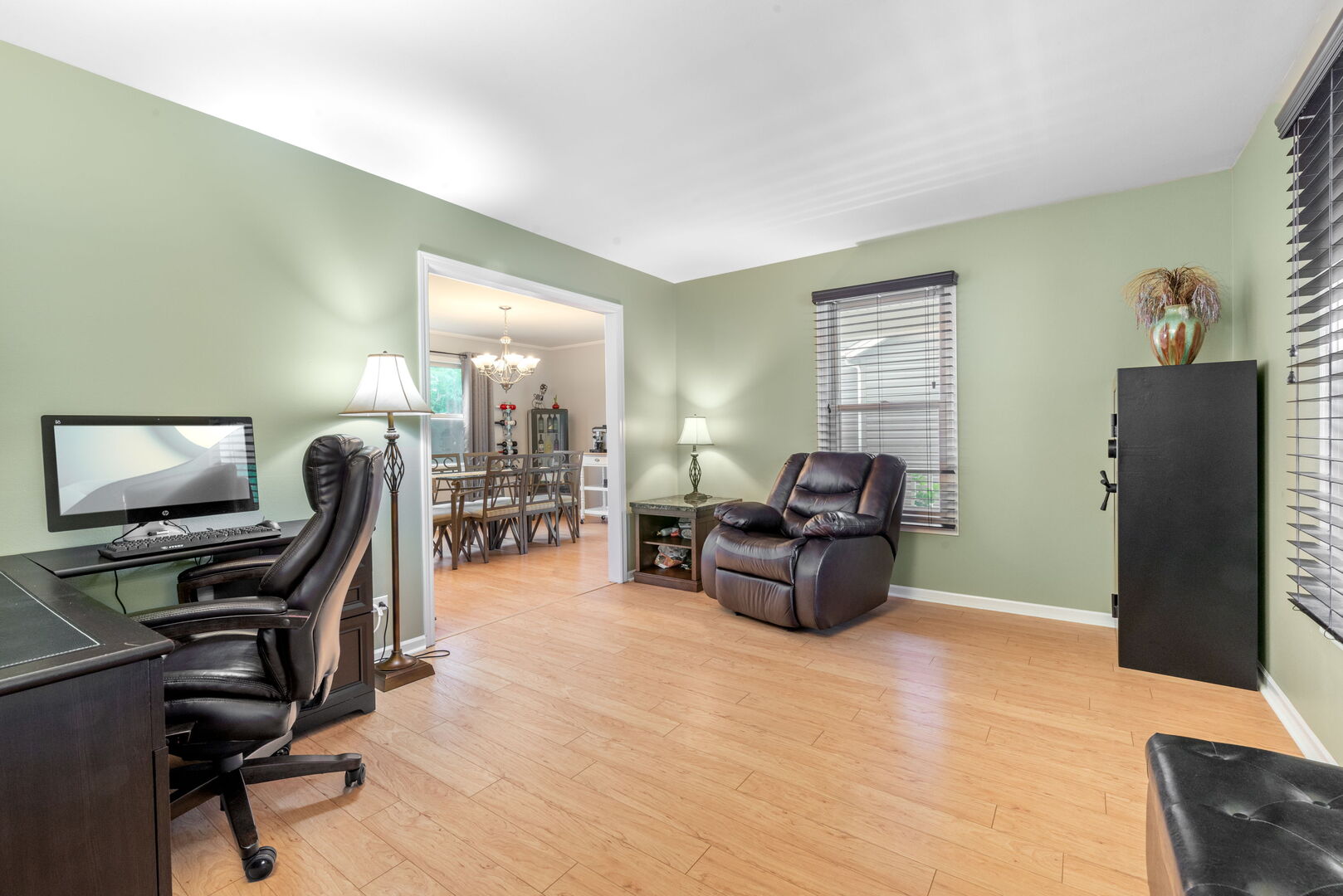 2032 Swan Lane, Elgin, IL 60123
