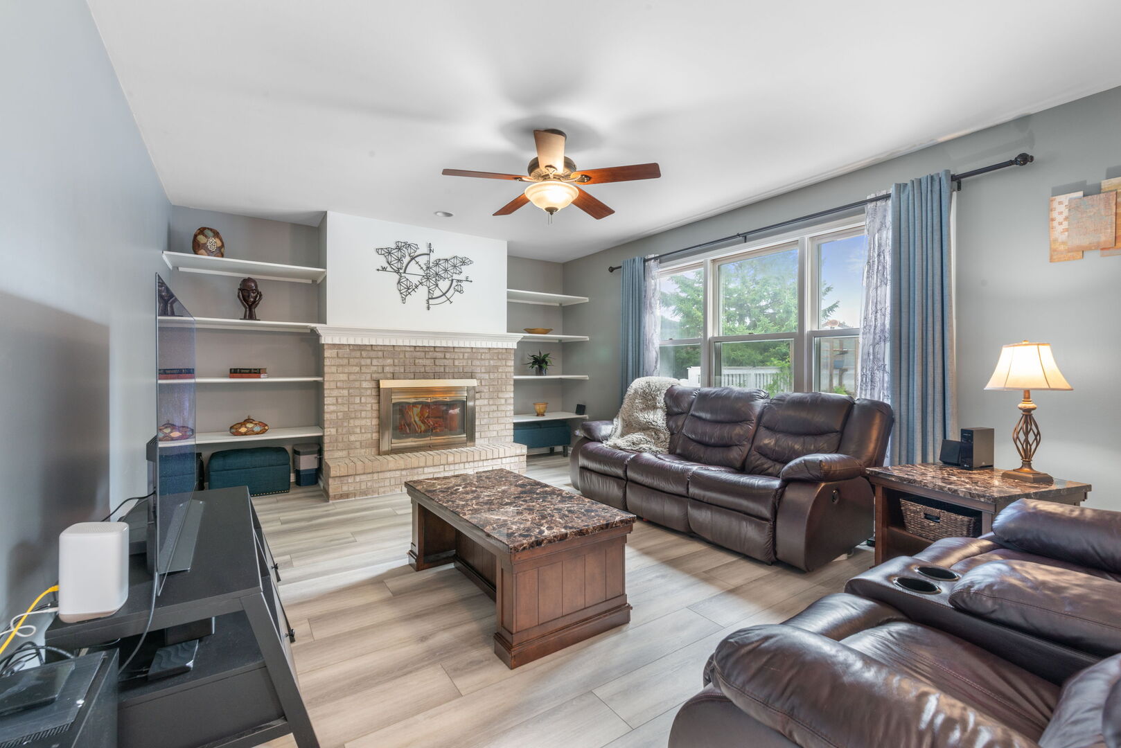 2032 Swan Lane, Elgin, IL 60123