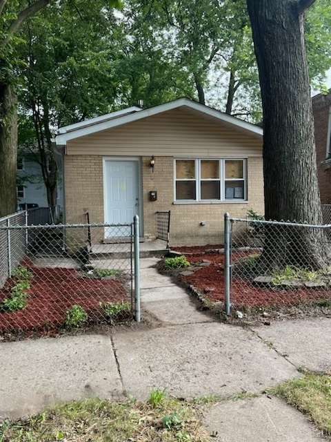 255 W 117th Street, Chicago, IL 60628