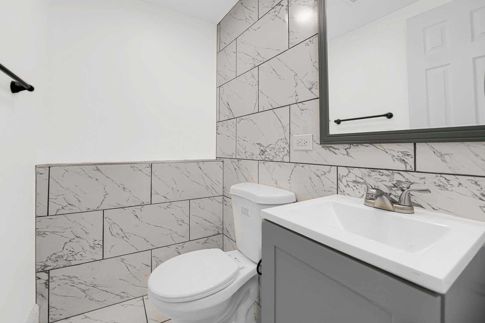 255 W 117th Street, Chicago, IL 60628