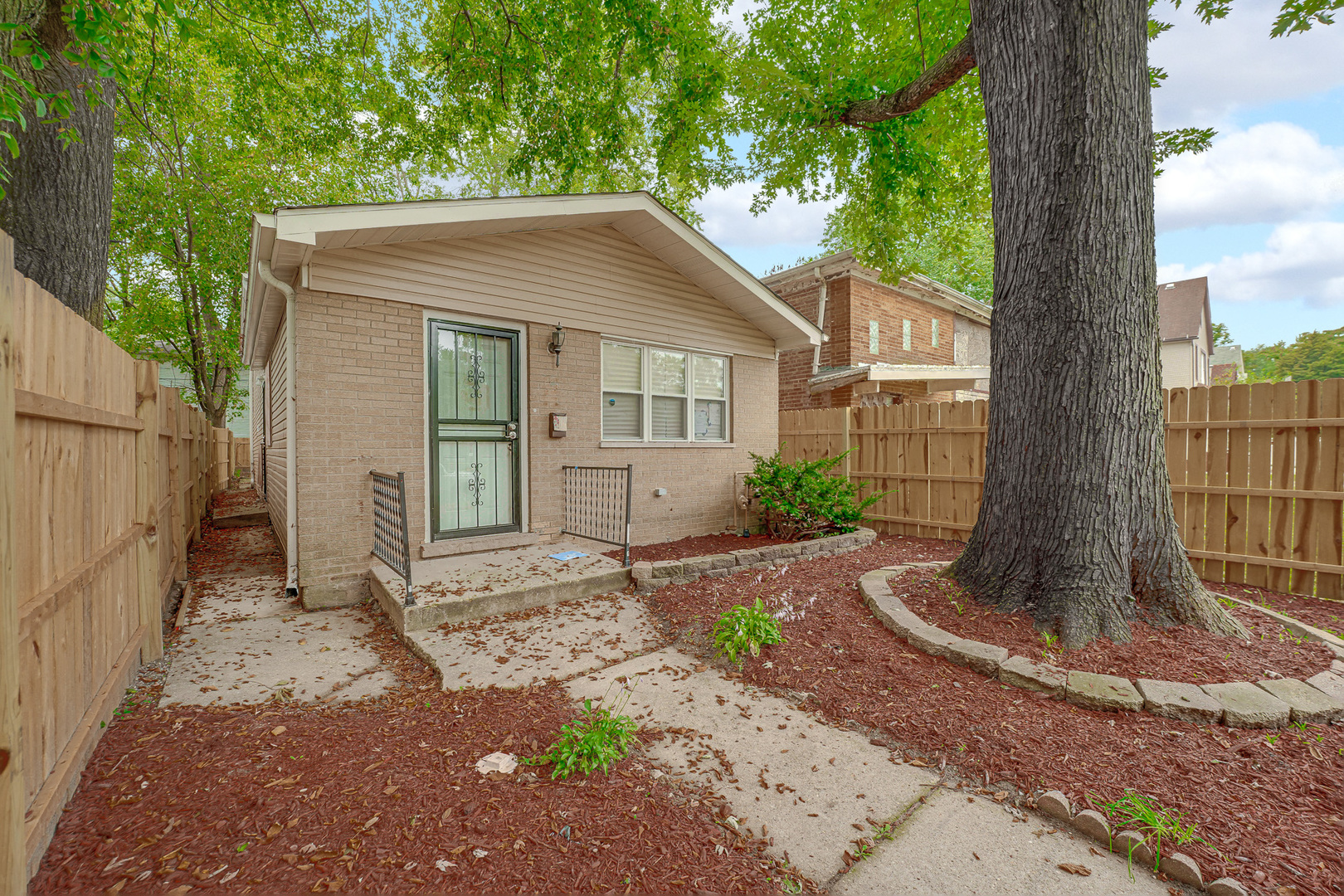 255 W 117th Street, Chicago, IL 60628