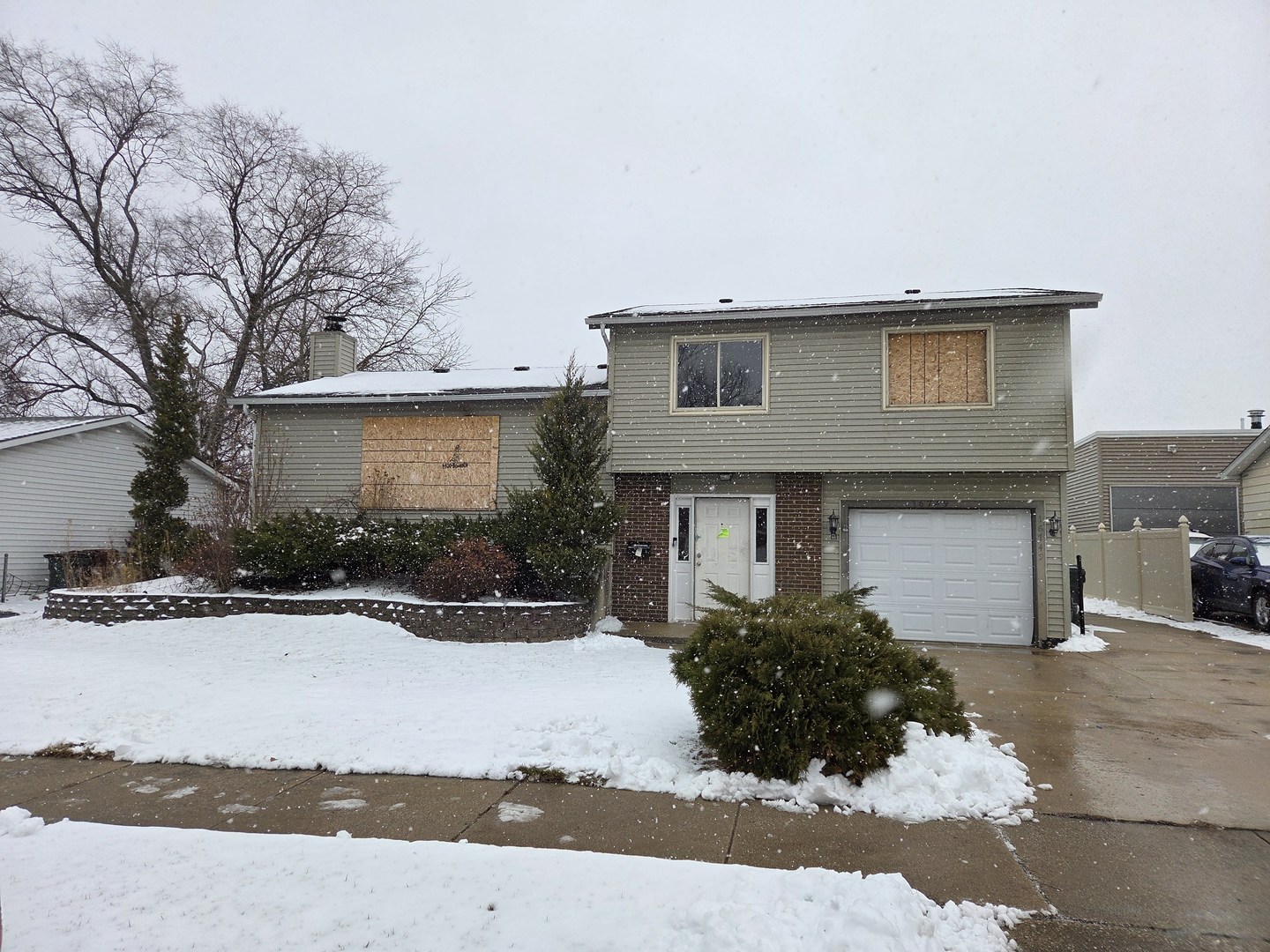 16749 Meadowdale Drive, Oak Forest, IL 60452