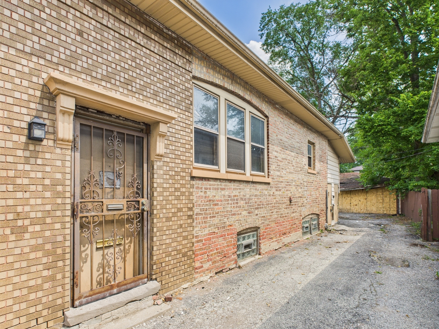 1929 S 3rd Avenue, Maywood, IL 60153