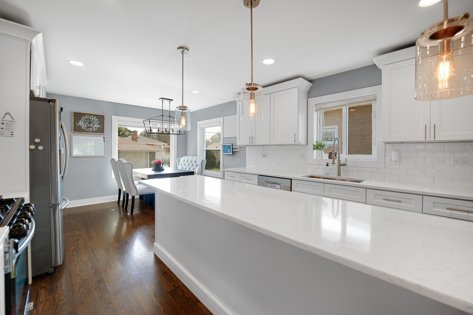 1123 Meadowcrest Road, La Grange Park, IL 60526