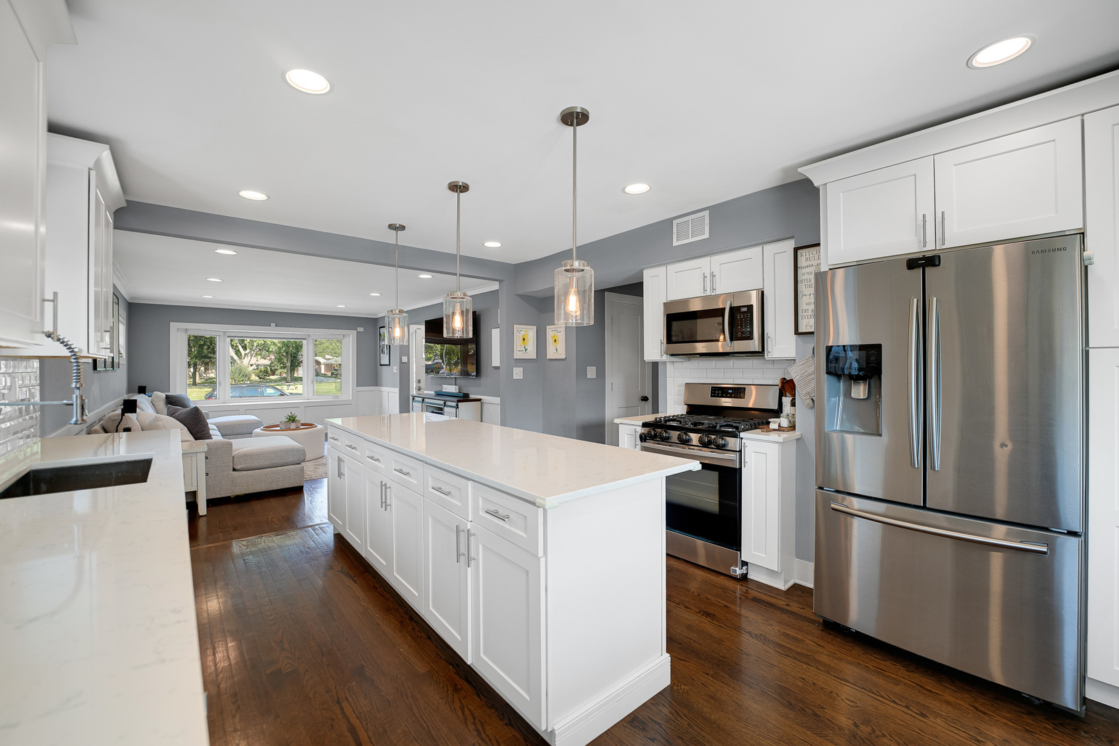 1123 Meadowcrest Road, La Grange Park, IL 60526