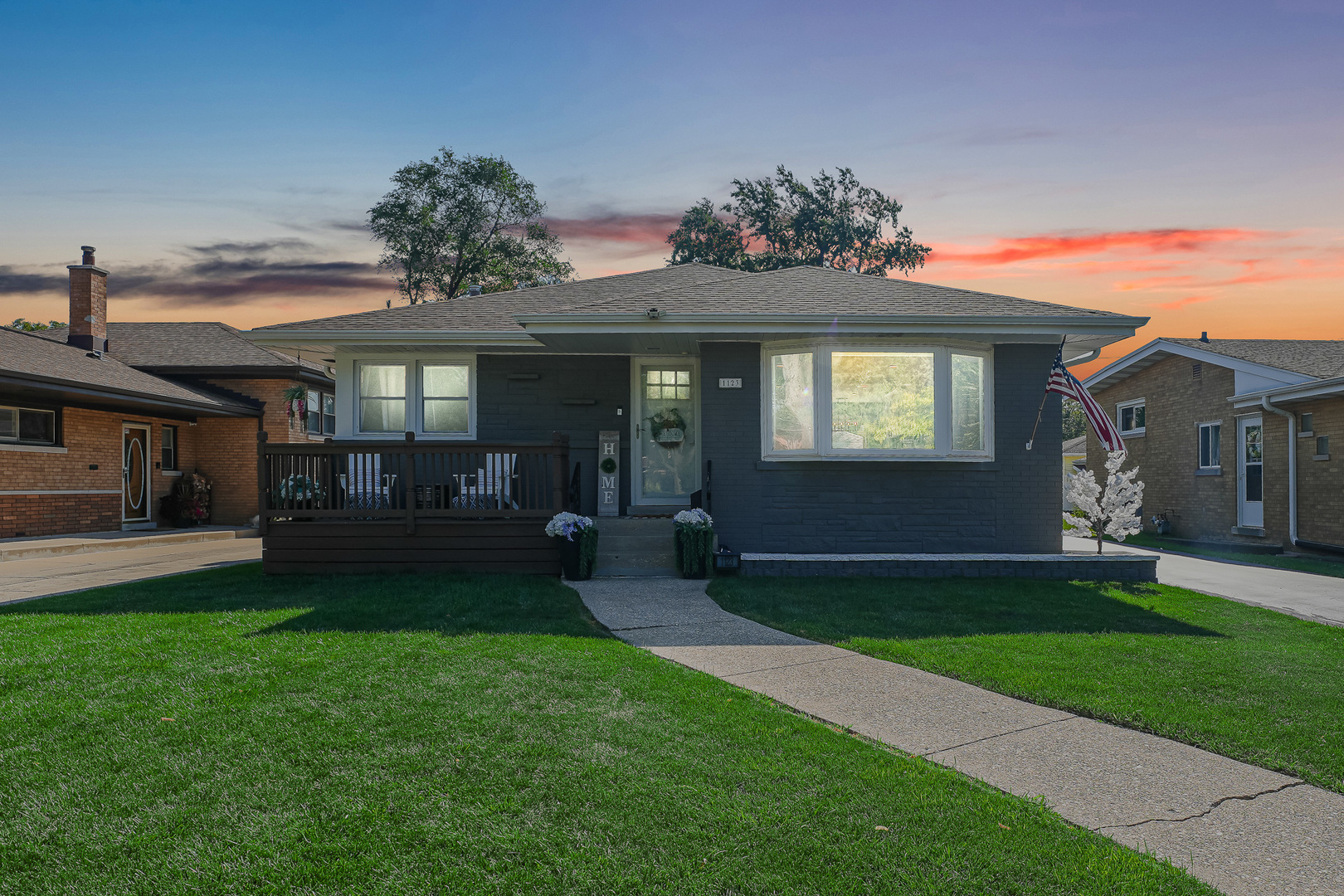 1123 Meadowcrest Road, La Grange Park, IL 60526