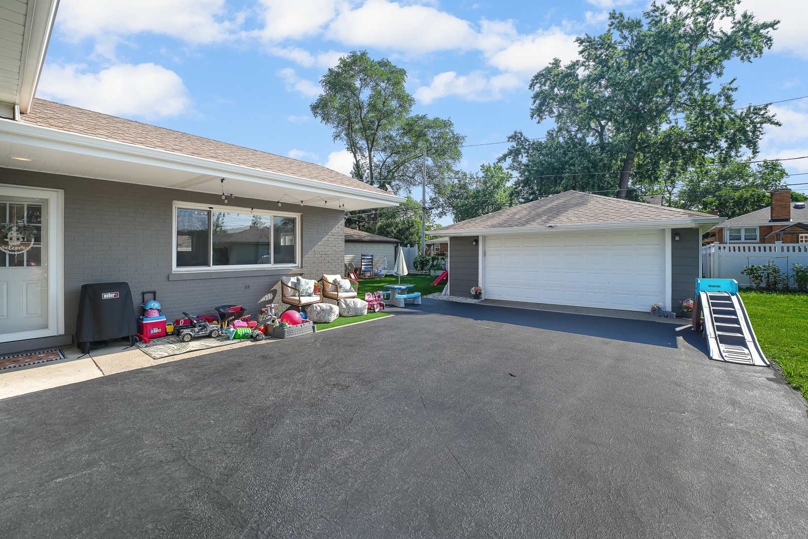 1123 Meadowcrest Road, La Grange Park, IL 60526