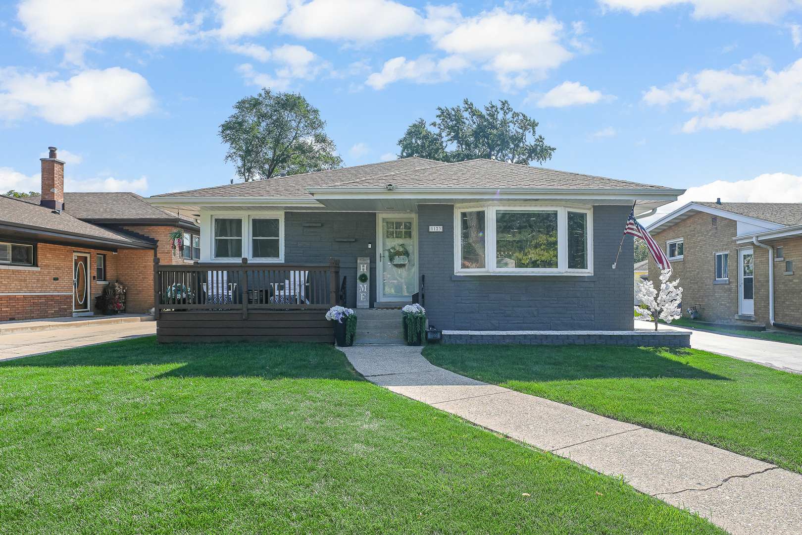 1123 Meadowcrest Road, La Grange Park, IL 60526