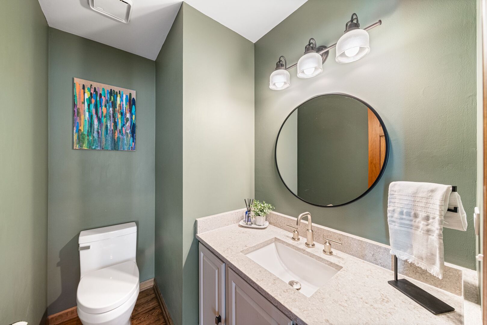 565 Jeffrey Avenue, Grayslake, IL 60030