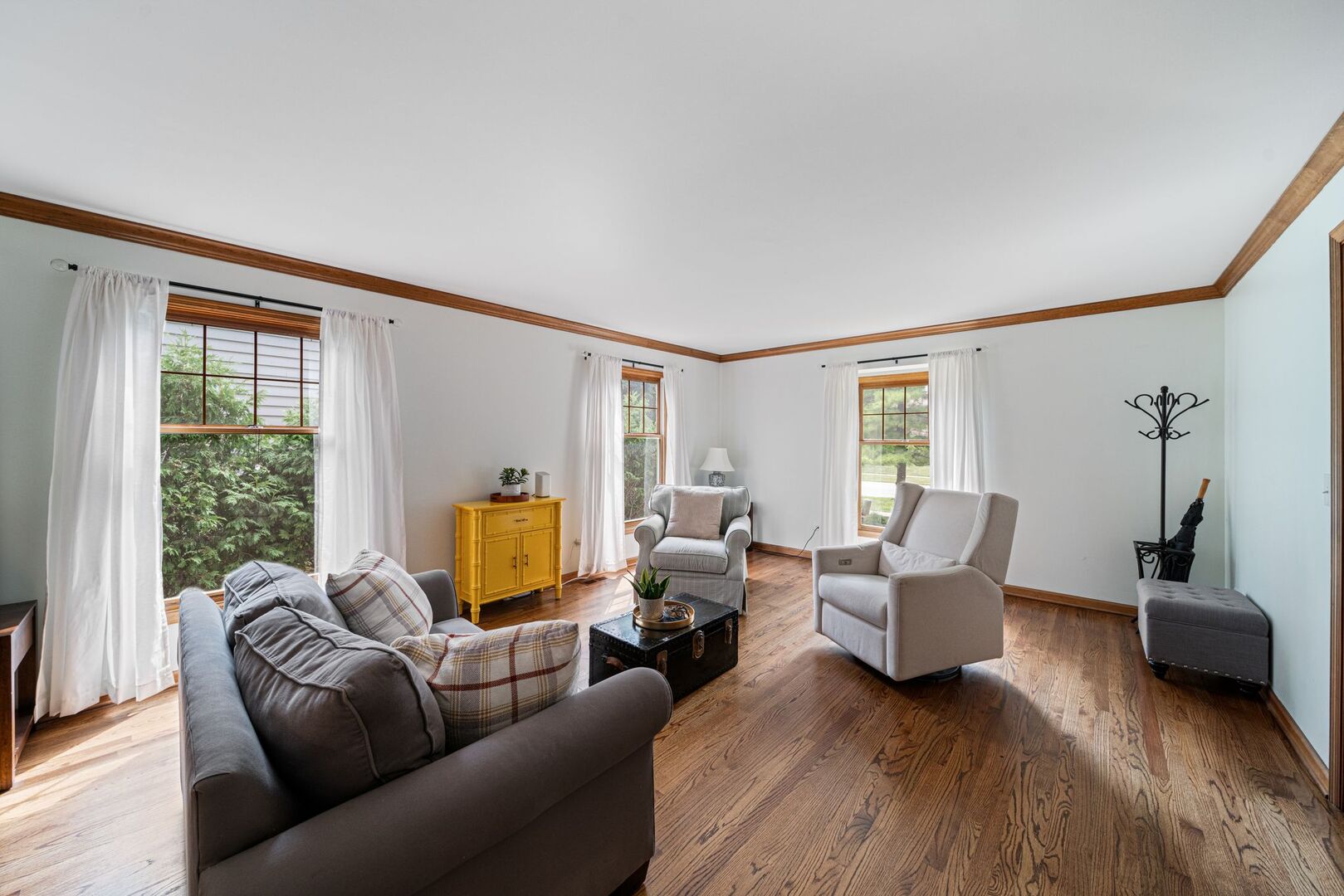 565 Jeffrey Avenue, Grayslake, IL 60030