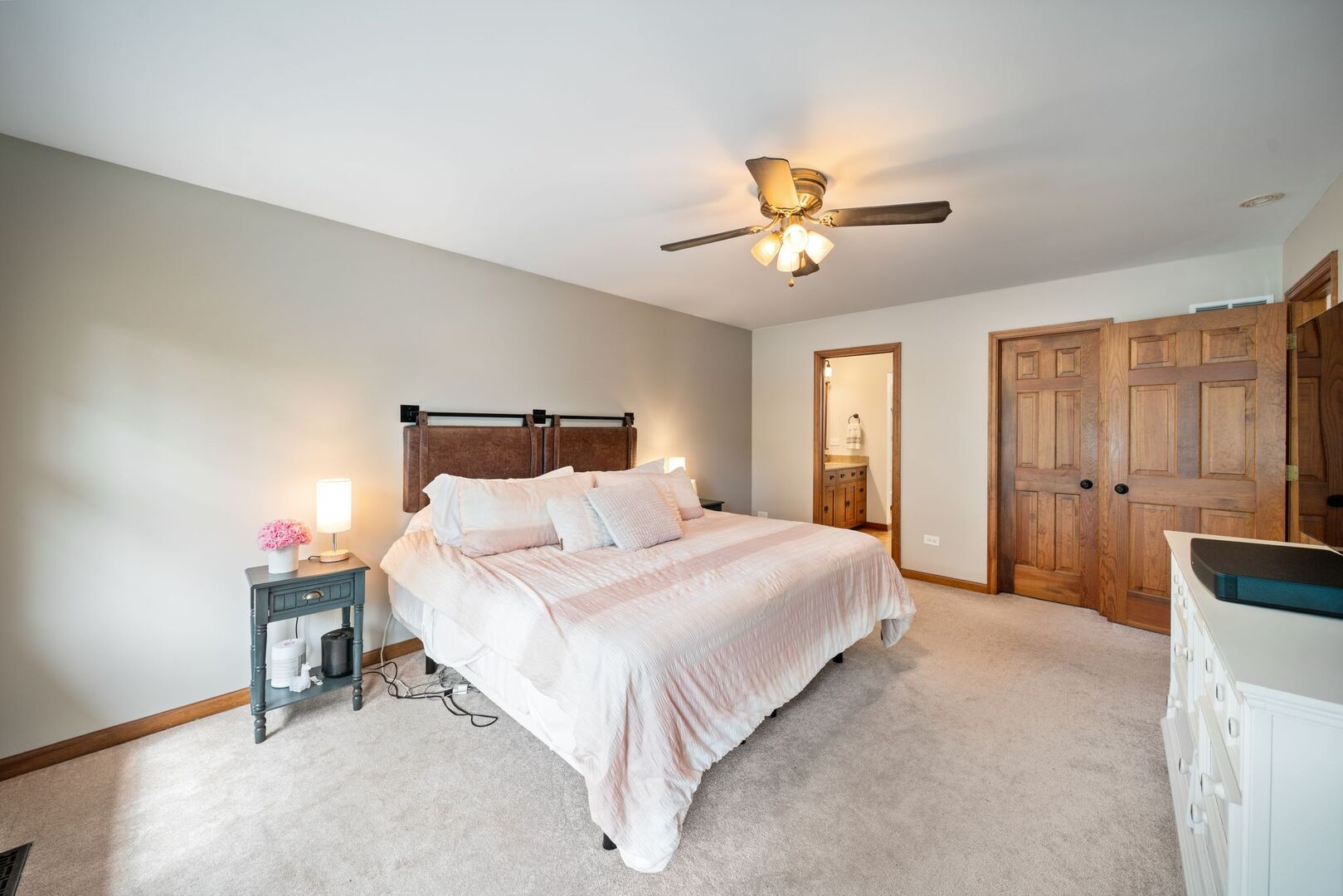 565 Jeffrey Avenue, Grayslake, IL 60030