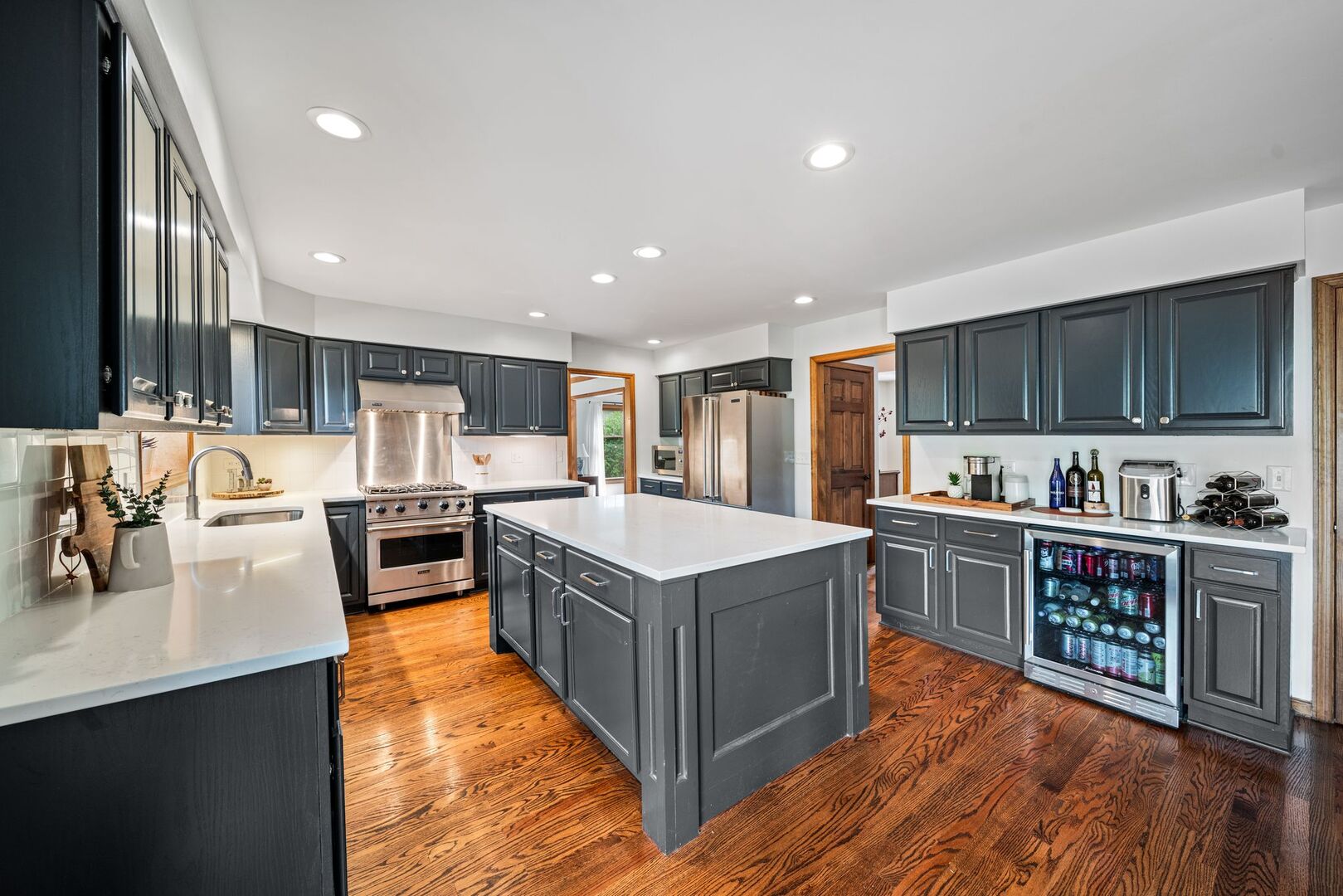 565 Jeffrey Avenue, Grayslake, IL 60030