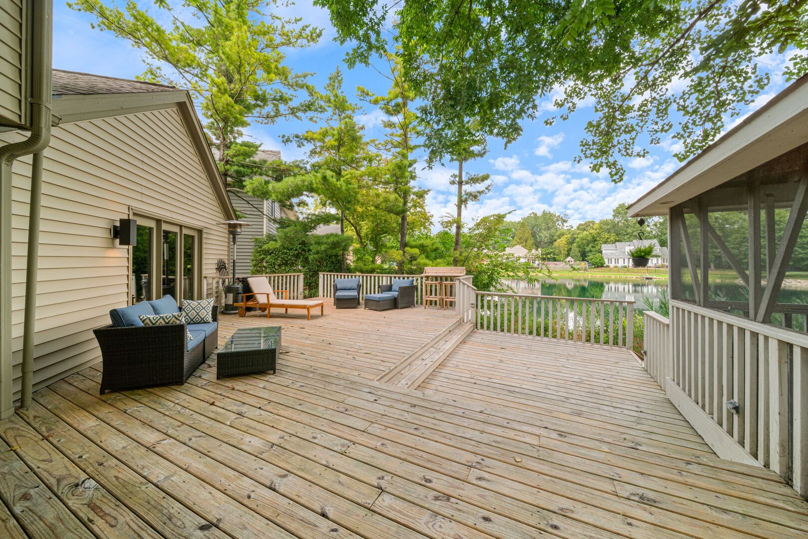 565 Jeffrey Avenue, Grayslake, IL 60030