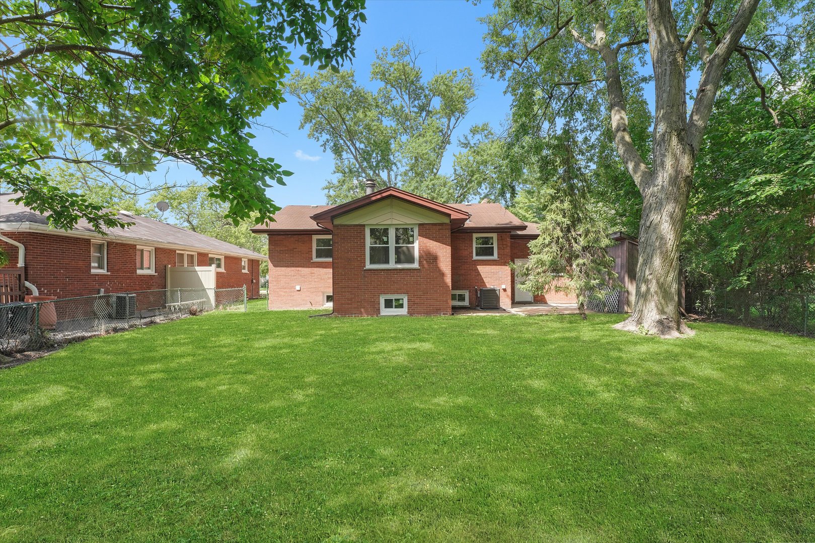 3755 EMERALD Avenue, Steger, IL 60475
